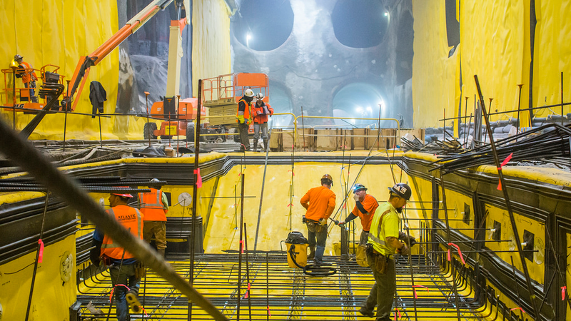 Illustration for article titled A Colossal Yellow Cave Taking Shape Beneath Manhattan